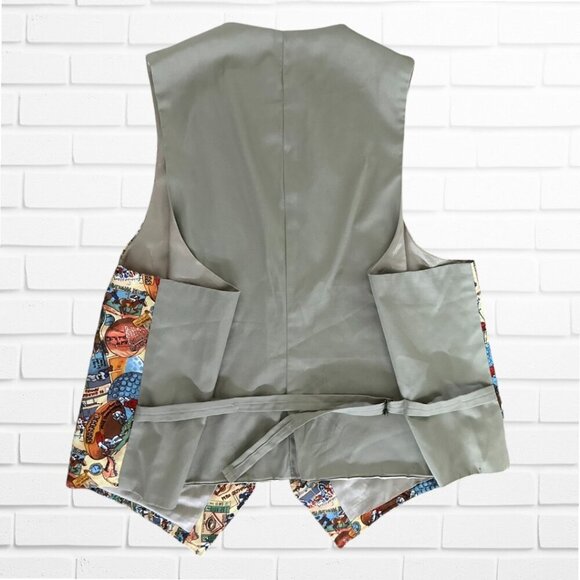VINTAGE MENS VEST WITH SPORTS THEMED PATTERN - L - Picture 2 of 7